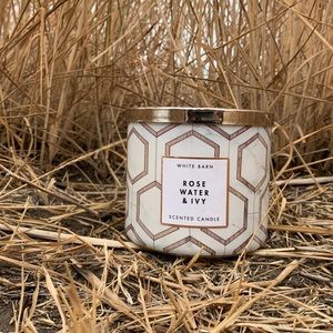 bbw candle in  rose water & ivy